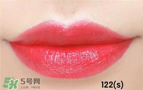 兰蔻菁纯唇膏122试色 兰蔻丝绒唇膏122试色图